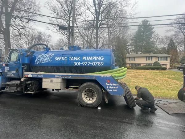 Just Rolling - Truck Commercial Repair and Emergency Roadside Service, Tire Sales and Installation - photo 3