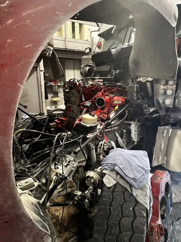 Just Rolling - Truck Commercial Repair and Emergency Roadside Service, Tire Sales and Installation - photo 4