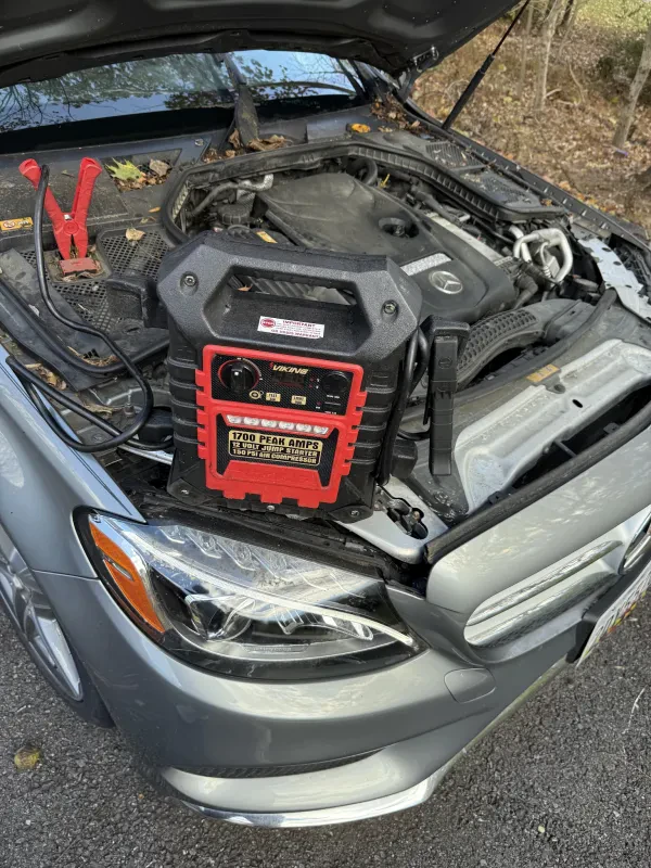 Montgomery County Roadside Battery Jumpstart & Tire Change - photo 4