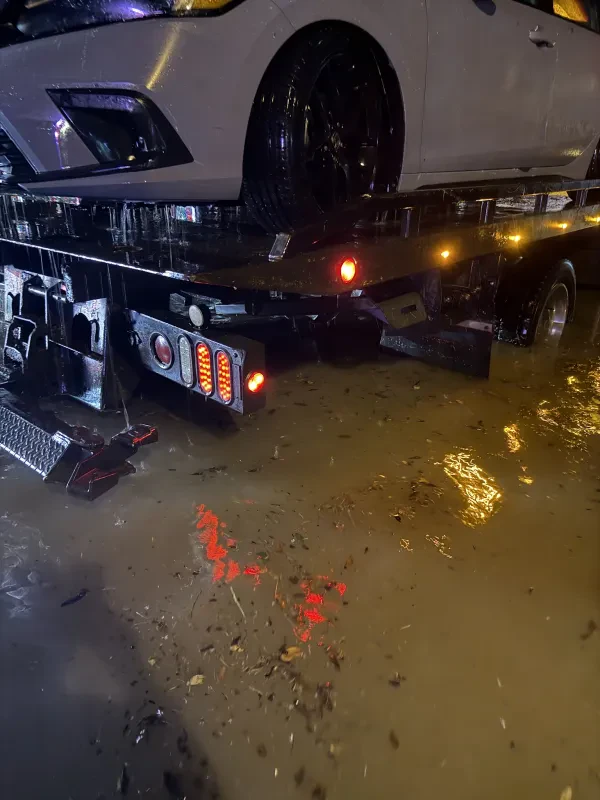 Huskey's Towing and Recovery - photo 4