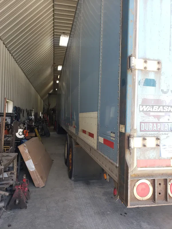 Red Rock Truck Center - photo 3