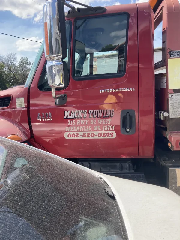 Mack's Auto Repair - photo 3