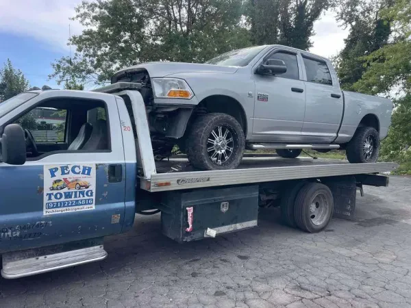 pech towing llc-Servicio de gruas en Vancouver WA - photo 3