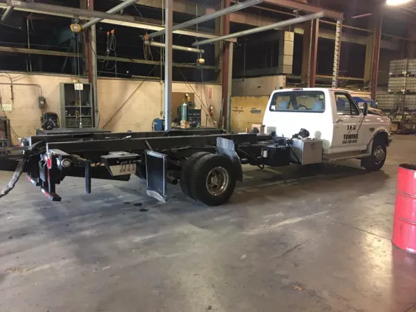 J & C Towing - photo 3