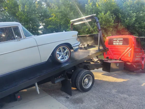 KC Towing, Hauling and Detailing - photo 4