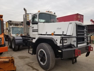 Devino's Used Truck Parts
