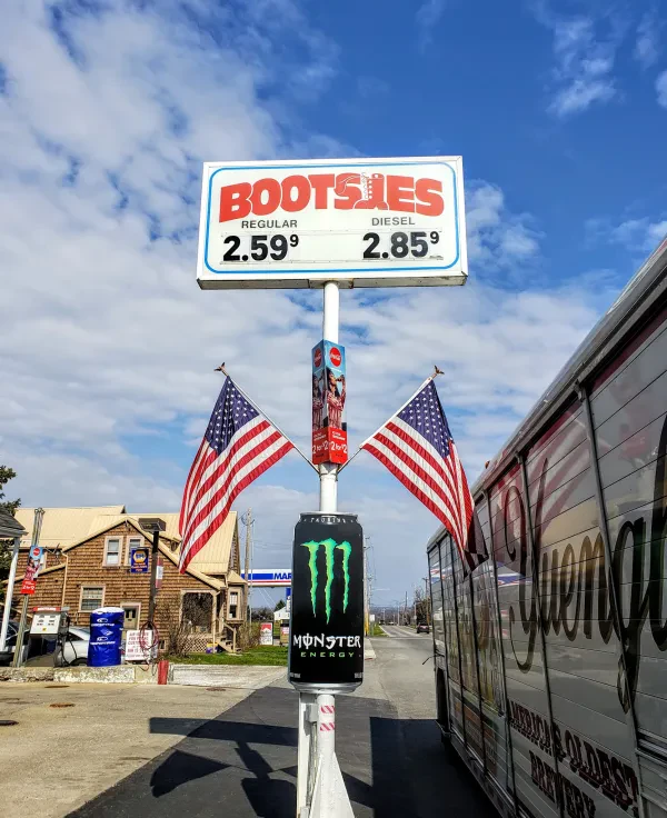 Bootsies Service Station - photo 2