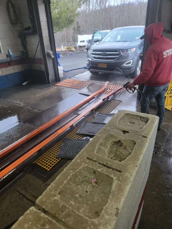 Frankie's Full Service Car Wash And Auto Center - photo 3