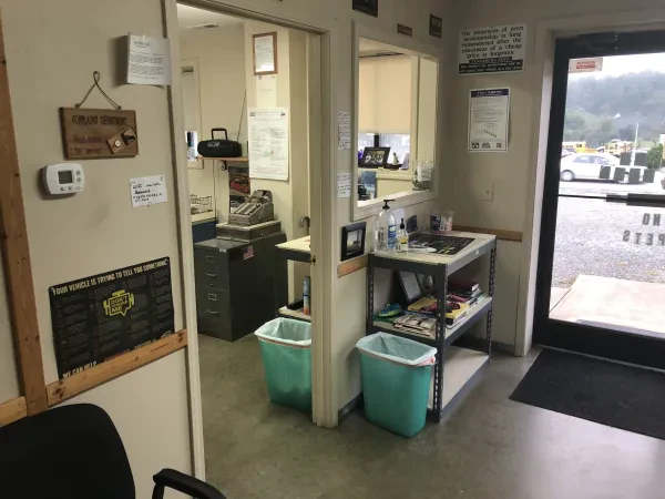 Larry's Auto Shop - photo 2