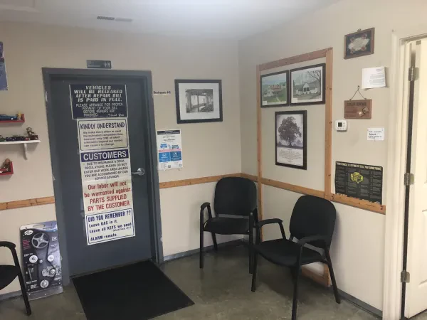Larry's Auto Shop - photo 4