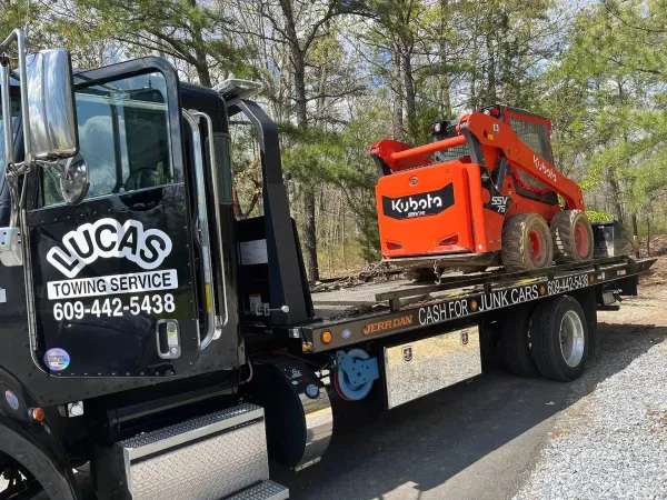 Lucas Towing Service LLC - photo 3