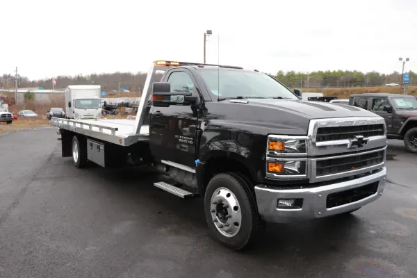 Robert Green Hino Truck Sales, Parts & Service Center - photo 3
