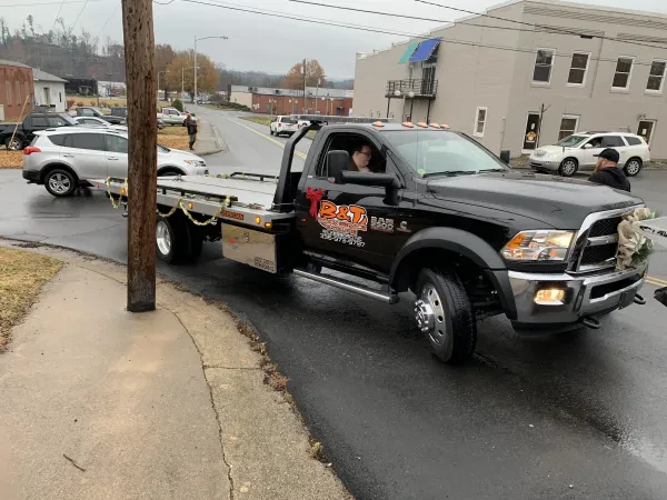 B&T Truck Service and Towing - photo 2