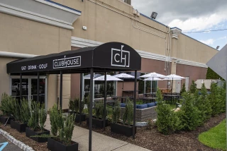 The Clubhouse | Eat • Drink • Golf