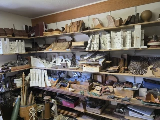 Dell's Architectural Antiques