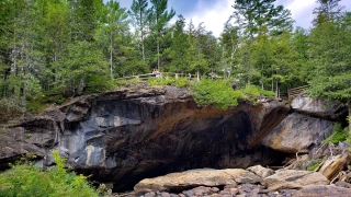 Natural Stone Bridge & Caves