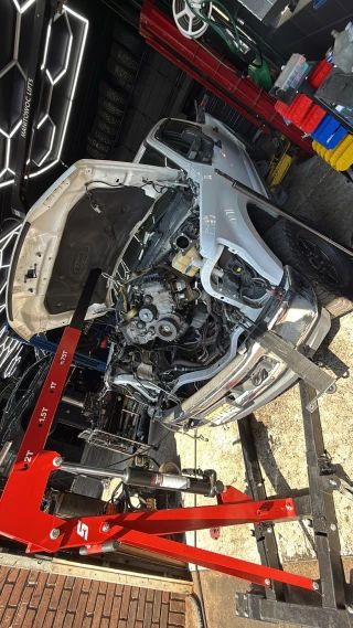 Kelvis Auto & Tire Repair