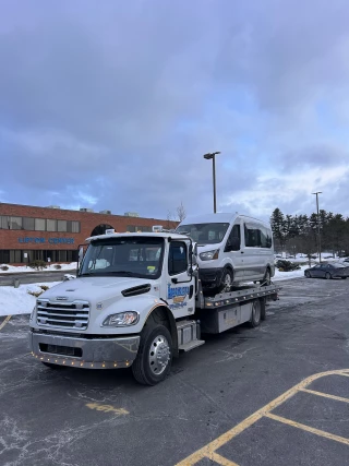 Manzueta Towing