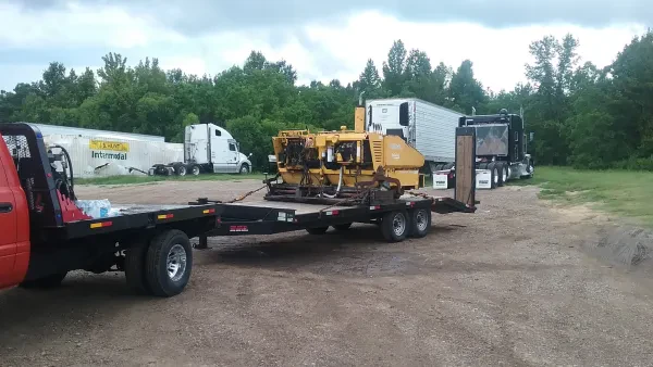Hall's Towing Service - photo 2