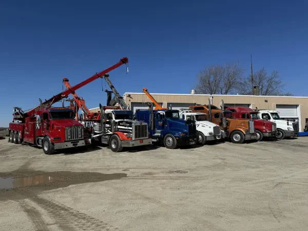 T & W Towing - Cars, Heavy Duty Tow & Semi Truck Recovery - photo 3