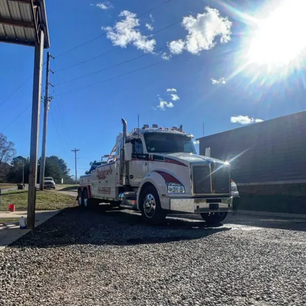 Lineberger's Wrecker Service - photo 2