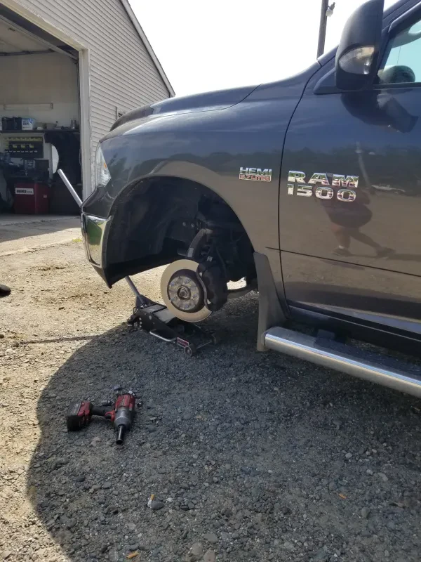 Hilltop Auto Body Shop - photo 2