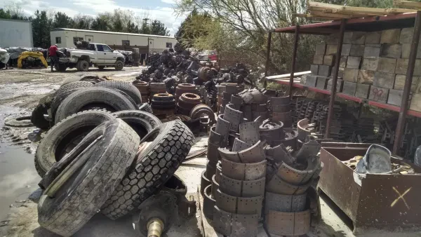 Robert Ullom Used Truck Parts - photo 3