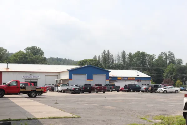 Arnold's Garage - photo 3