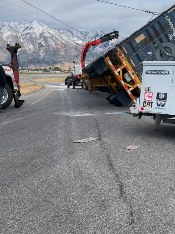 Bozz Heavy Duty Towing and Diesel Roadside - photo 3