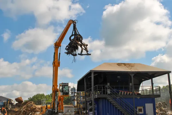Lewis Salvage Shred Services - photo 2