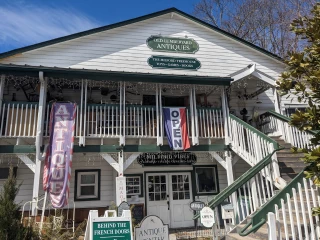 Old Lumberyard Antiques