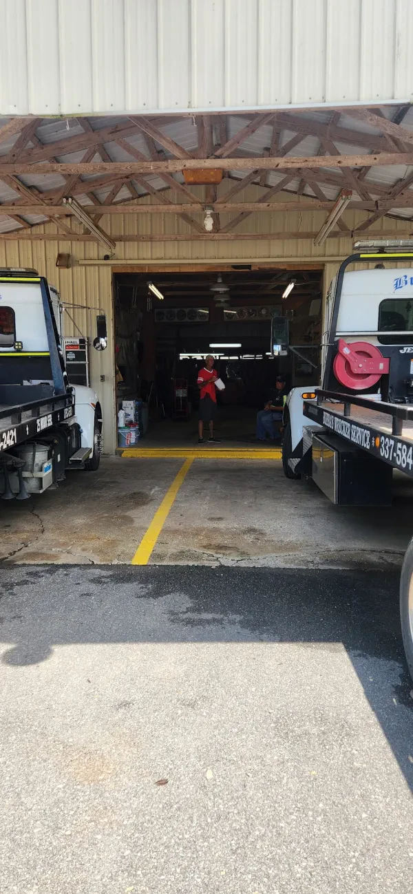 Bubba's Wrecker Service - photo 2