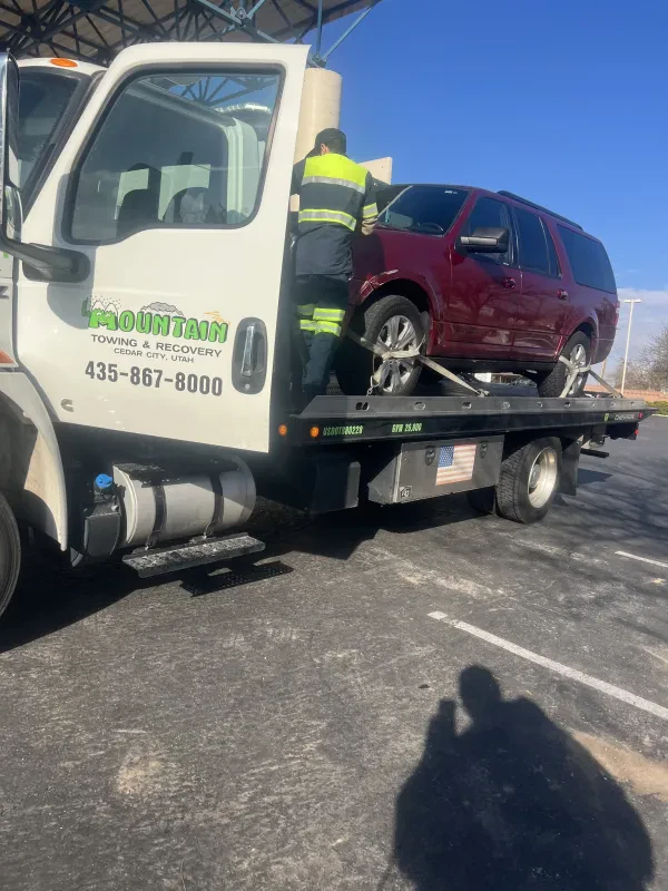 Mountain Towing & Recovery - photo 3