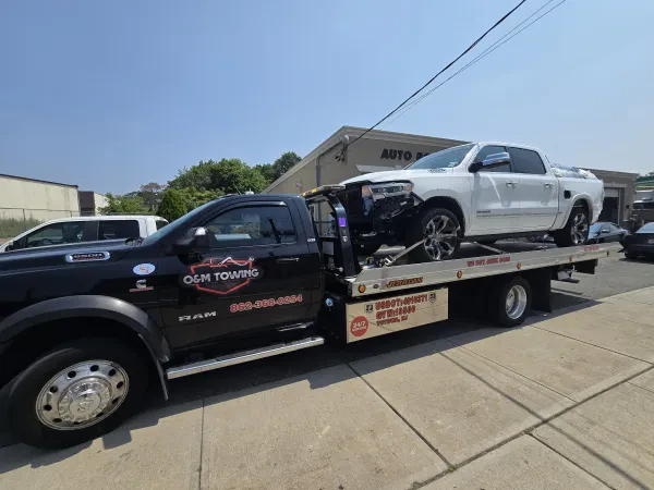 O&M Towing LLC - photo 2