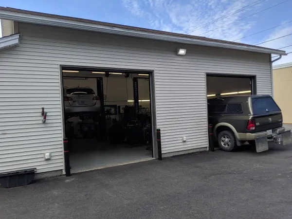 Bob's Bar Harbor Auto Repair - photo 3
