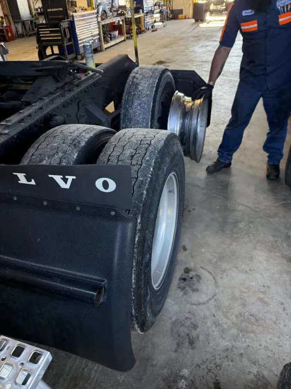 Fox Towing and Truck Service Inc. - photo 2
