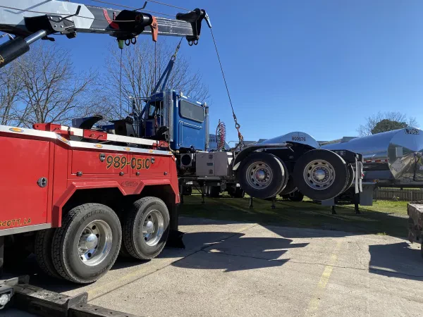 Topshelf Towing Inc. - photo 2