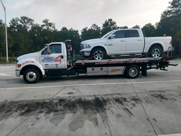 Robert Hutson Towing - photo 2