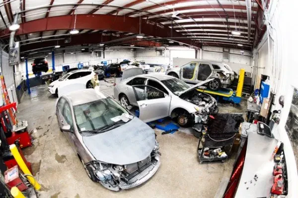 Columbia Auto Body Inc - photo 2