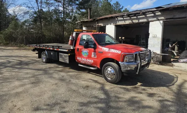 Twin Creeks Towing & Heavy Duty Semi Truck Wrecker - photo 2
