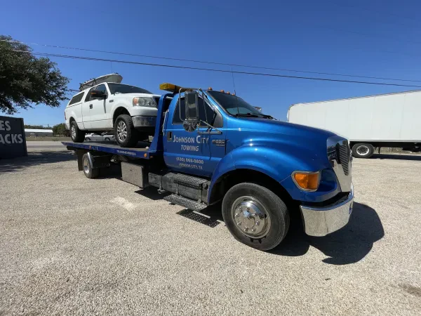 JOHNSON CITY TOWING - photo 2