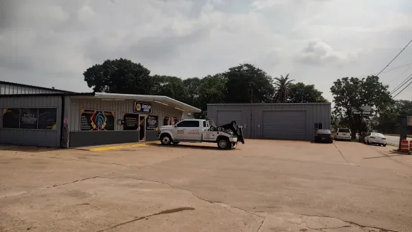 Hart's Automotive - photo 2