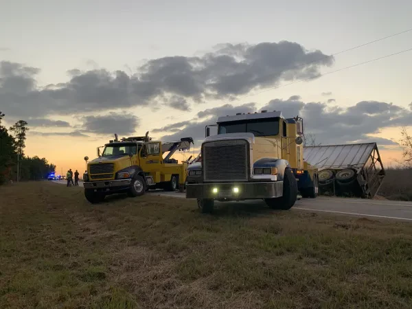 Sutton's Towing & Recovery - photo 4