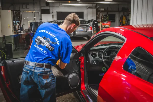 Zick's Body Shop Inc - photo 4