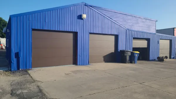 Battery warehouse AUTO and TRUCK REPAIRS INC - photo 2