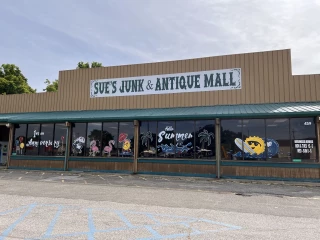 Sue's Junk & Antique Mall