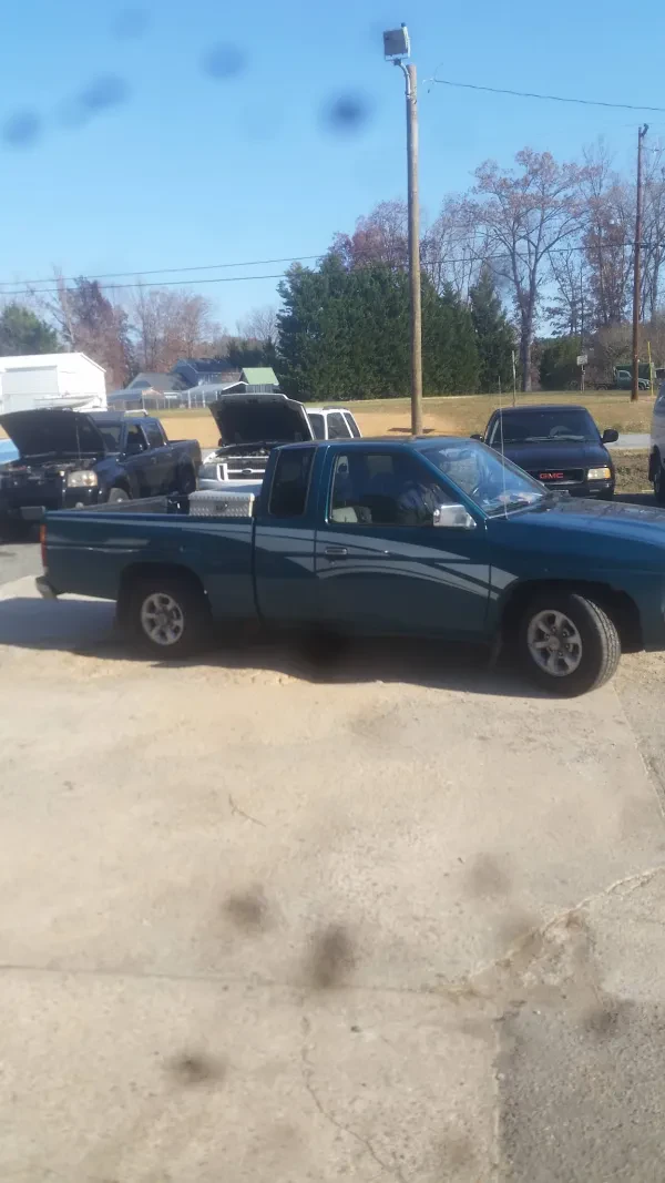 DJ's Automotive - photo 2