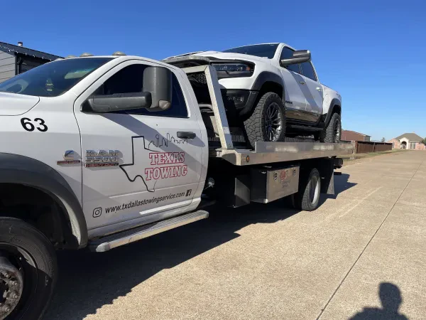 Texas Towing and Hauling - photo 2