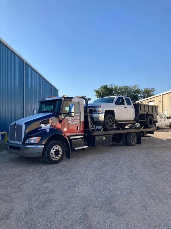 Texas Towing and Hauling - photo 3