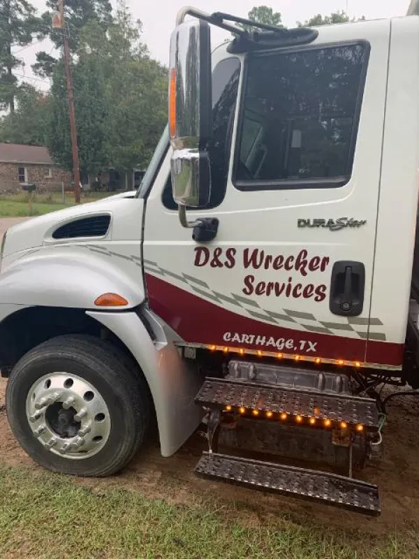 D&S Truck Tire and Towing - photo 2